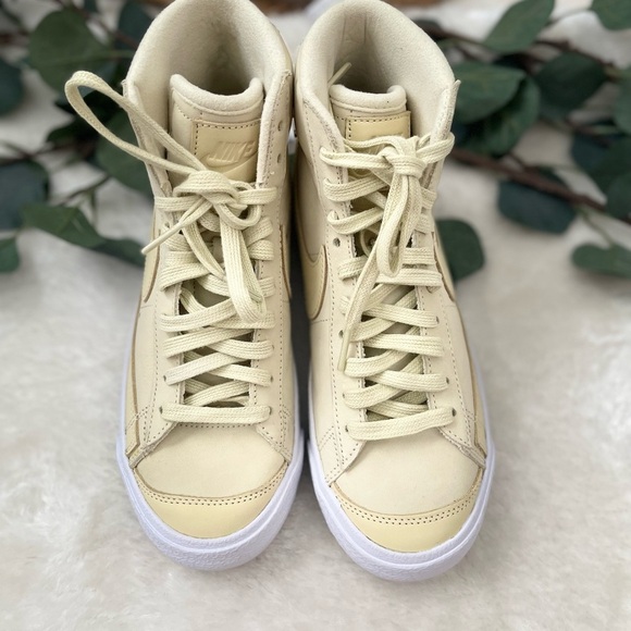 Nike Cream High-Top Sneakers Classic Canvas Design - Picture 9 of 11